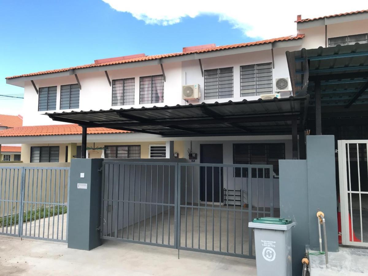 Oyo 90493 Jl Homestay Segamat Εξωτερικό φωτογραφία
