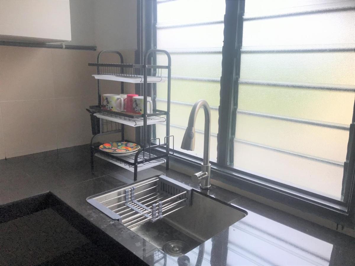 Oyo 90493 Jl Homestay Segamat Εξωτερικό φωτογραφία