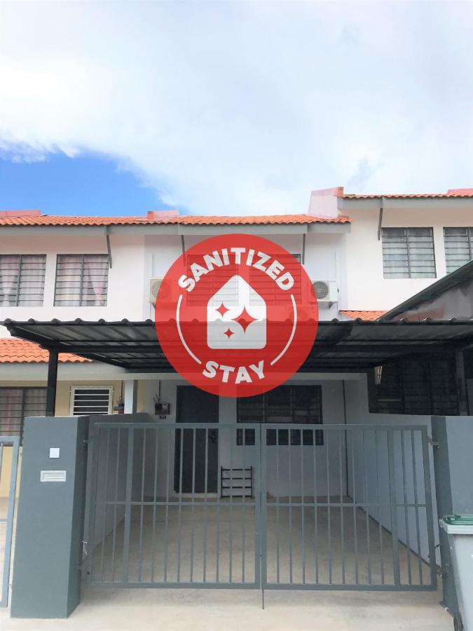 Oyo 90493 Jl Homestay Segamat Εξωτερικό φωτογραφία