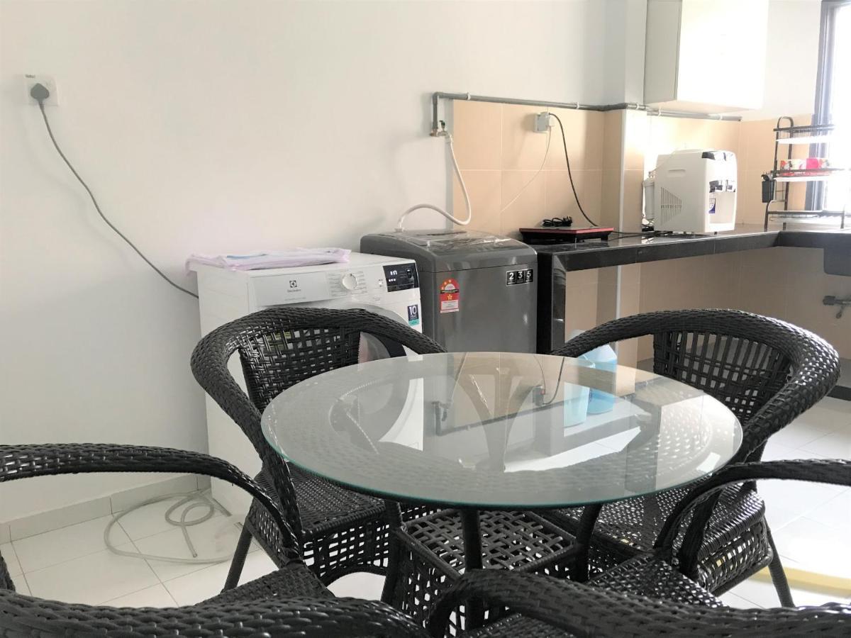 Oyo 90493 Jl Homestay Segamat Εξωτερικό φωτογραφία