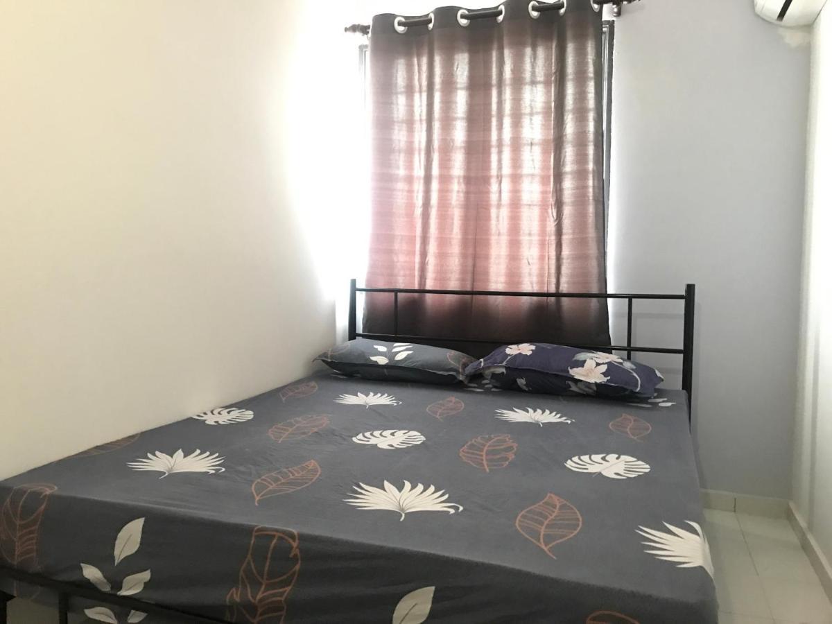 Oyo 90493 Jl Homestay Segamat Εξωτερικό φωτογραφία