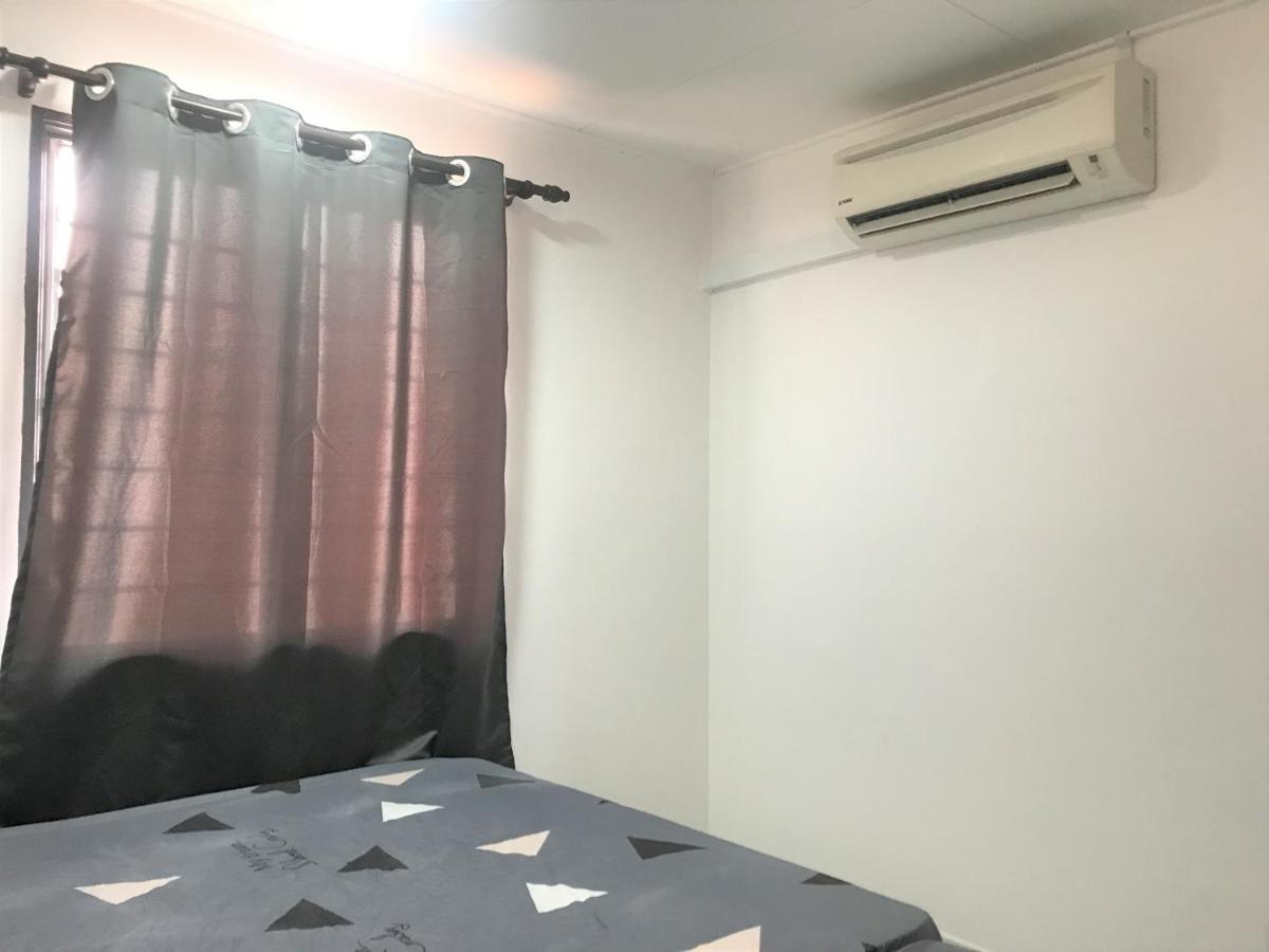 Oyo 90493 Jl Homestay Segamat Εξωτερικό φωτογραφία