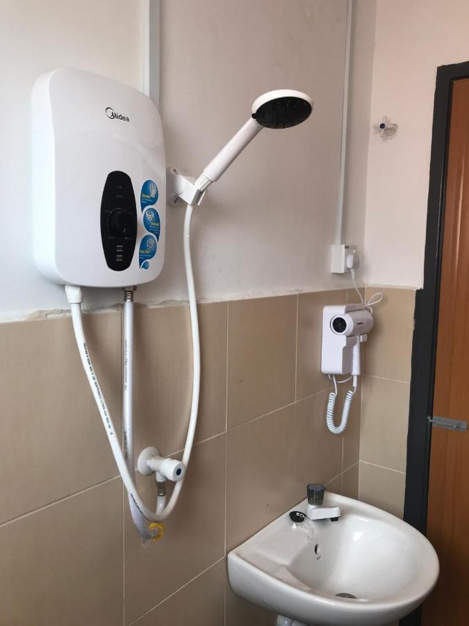 Oyo 90493 Jl Homestay Segamat Εξωτερικό φωτογραφία