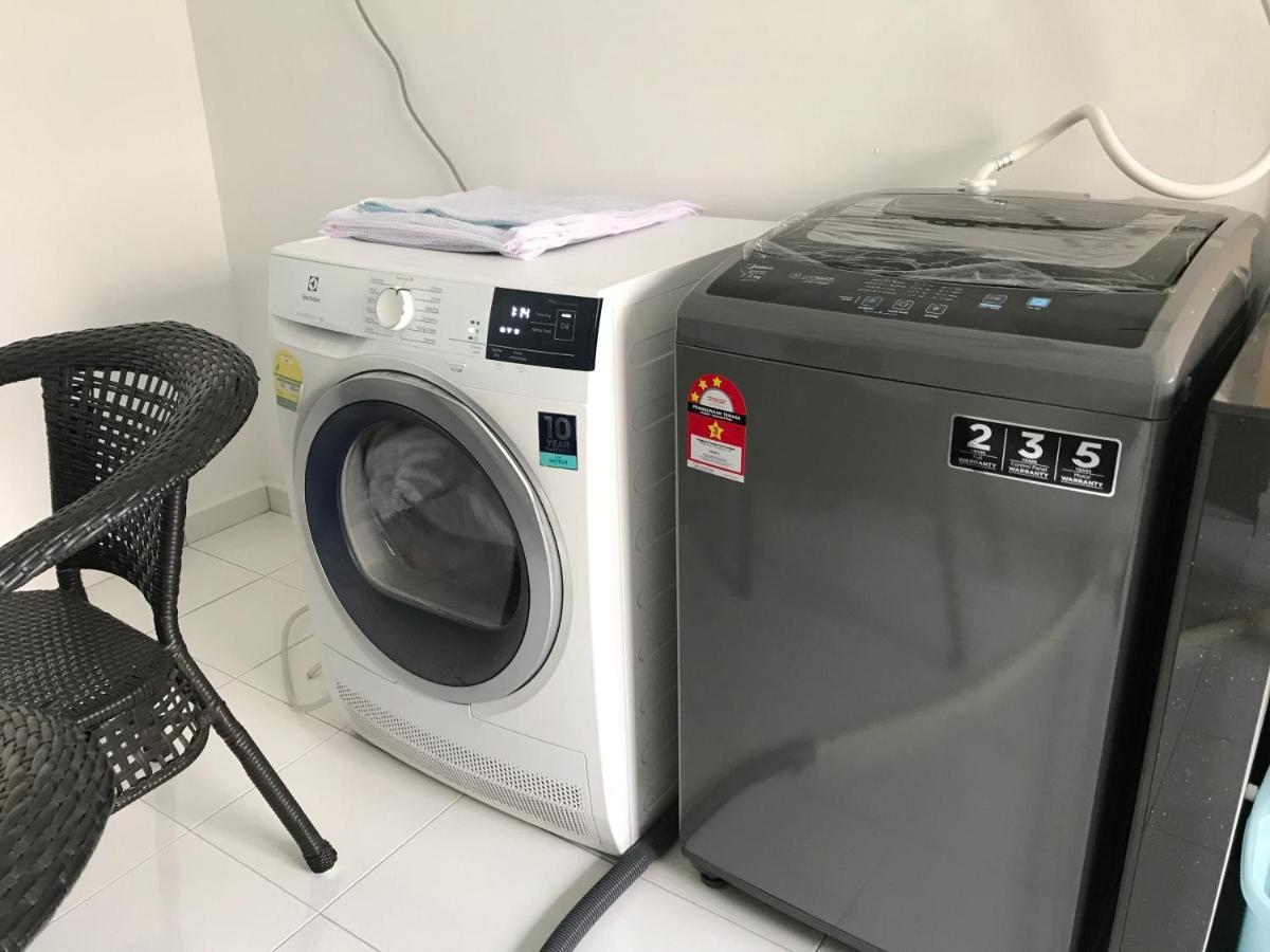 Oyo 90493 Jl Homestay Segamat Εξωτερικό φωτογραφία