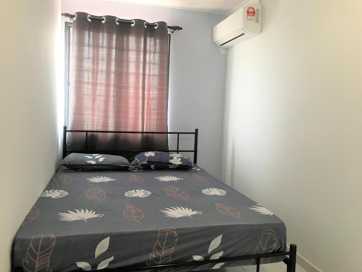 Oyo 90493 Jl Homestay Segamat Εξωτερικό φωτογραφία
