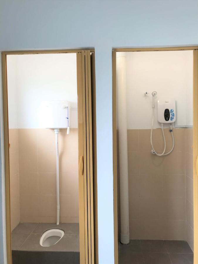 Oyo 90493 Jl Homestay Segamat Εξωτερικό φωτογραφία