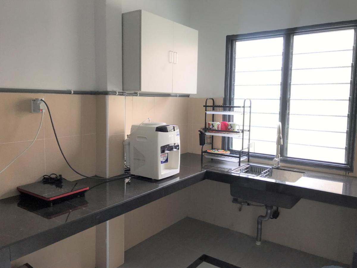 Oyo 90493 Jl Homestay Segamat Εξωτερικό φωτογραφία
