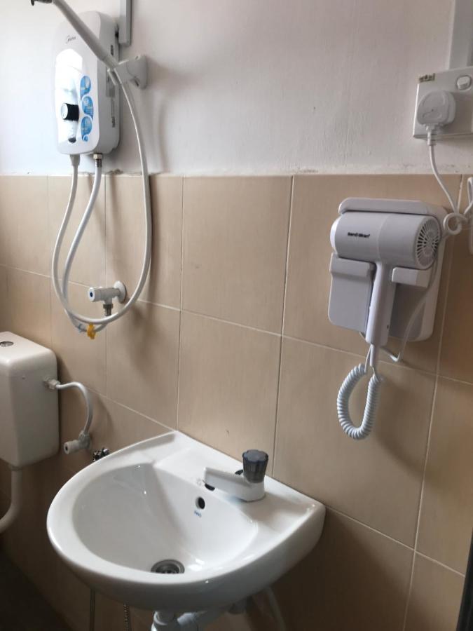 Oyo 90493 Jl Homestay Segamat Εξωτερικό φωτογραφία