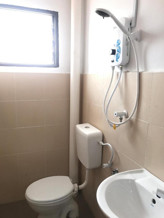 Oyo 90493 Jl Homestay Segamat Εξωτερικό φωτογραφία