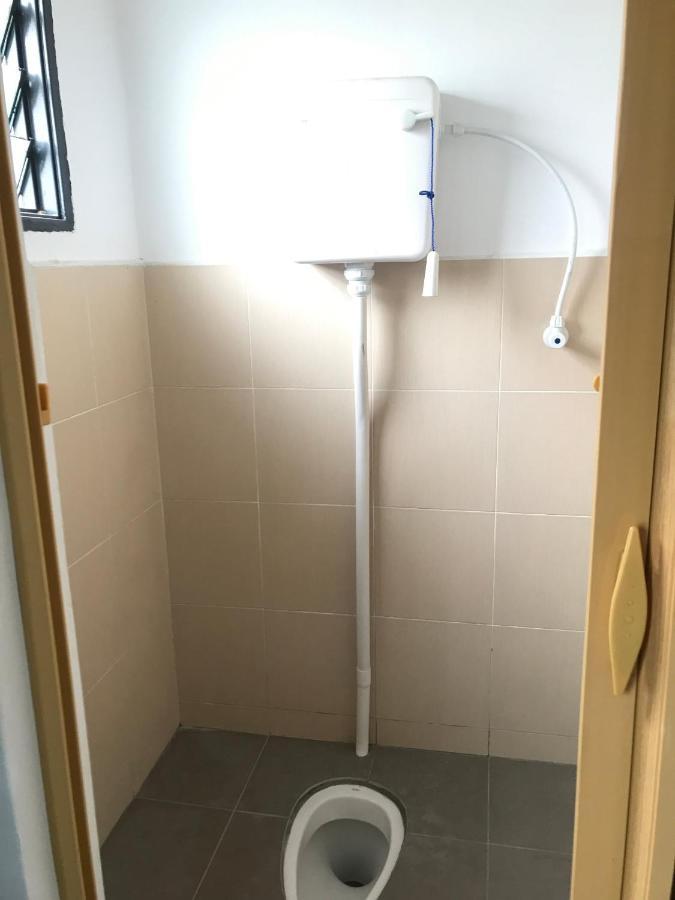Oyo 90493 Jl Homestay Segamat Εξωτερικό φωτογραφία