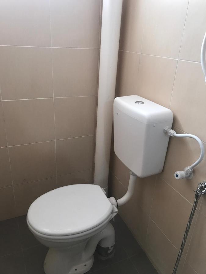 Oyo 90493 Jl Homestay Segamat Εξωτερικό φωτογραφία